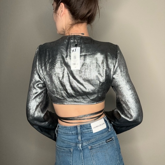 Dynamite Silver Wrap Crop Top - Picture 3 of 6